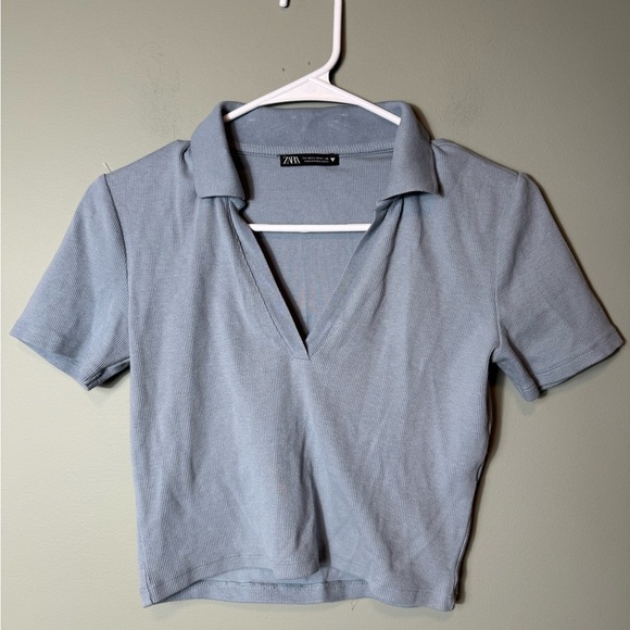 Zara‎ Women’s Blue VNeck Collared Crop Shirt Short Sleeve Size Medium - Picture 1 of 3